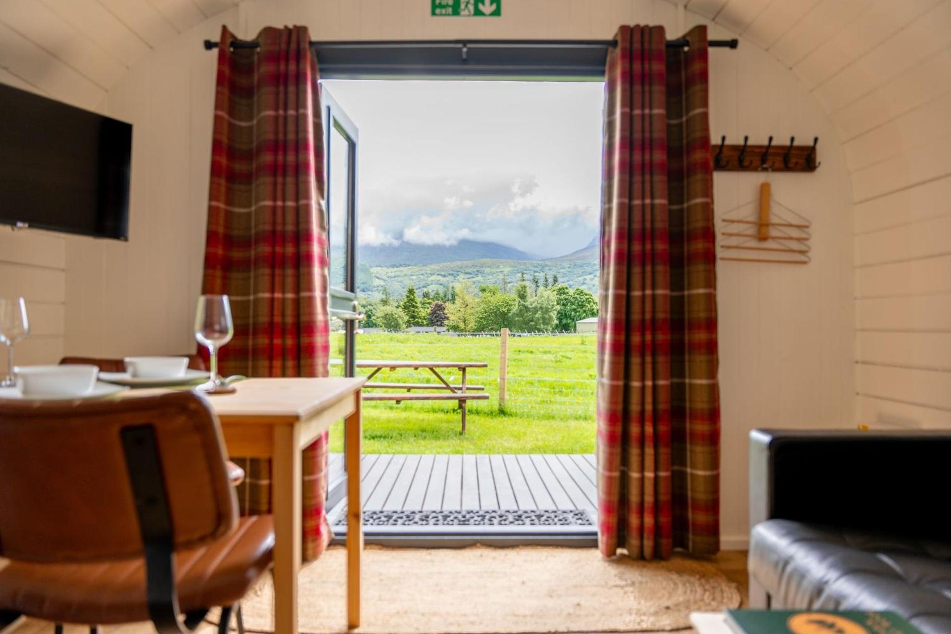 Ben Nevis Pod Villa Fort William Exterior photo